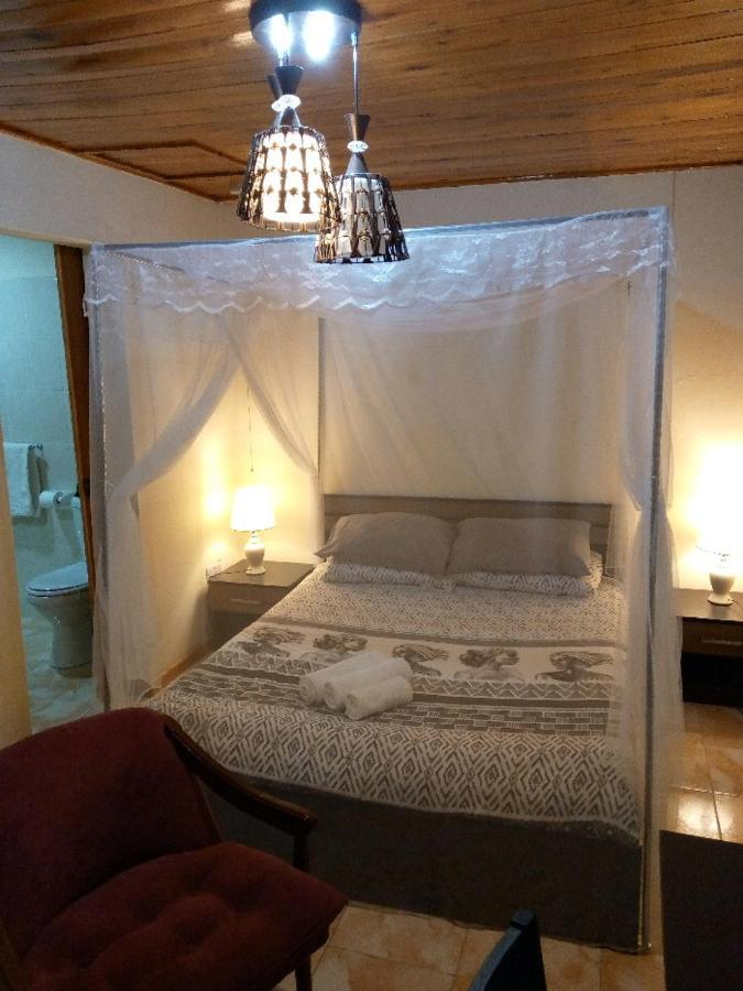布兰太尔Sonke Ball House住宿加早餐旅馆 外观 照片